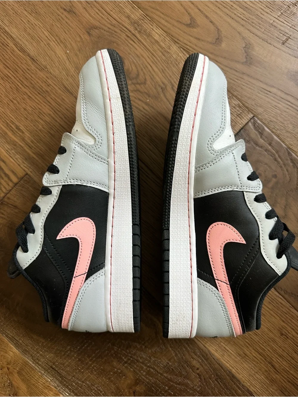 Nike Air Jordan 1 Low GS Grey Fog Bleached Coral 553560-062 Youth 6.5Y Women’s 8